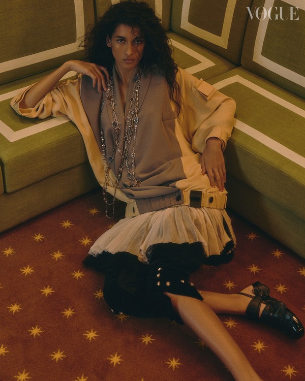 Livre, leve, e celebrando o legado de Louis Vuitton: um zoom no