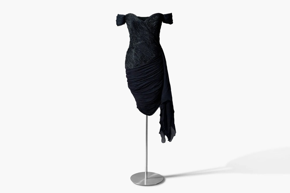 O “vestido da vingança” da princesa Diana — Foto: Divulgação