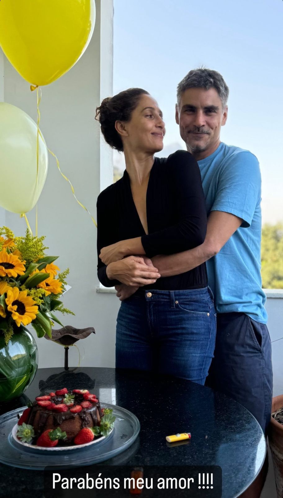 Camila Pitanga celebra o aniversário do namorado, Patrick Pessoa
