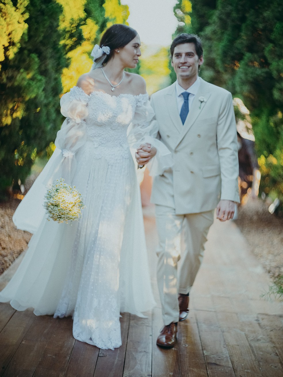 Francesca Brown Alterio casou-se com Raphael Villela em um festão para 750 pessoas na fazenda de sua família, no interior paulista — Foto: Divulgação