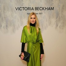 Celina Locks no desfile de Victora Beckham— Foto: GettyImages