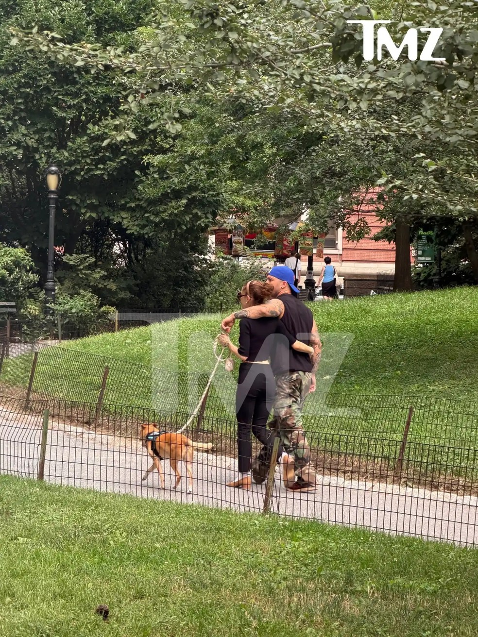 Ariana Grande e Ricky Alvarez em Nova York — Foto: TMZ
