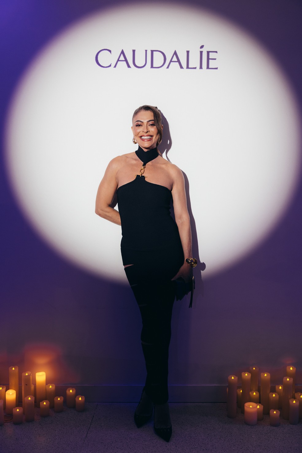 A atriz brasileira Juliana Paes no evento que comemorou os 30 anos da etiqueta — Foto: Divulgação