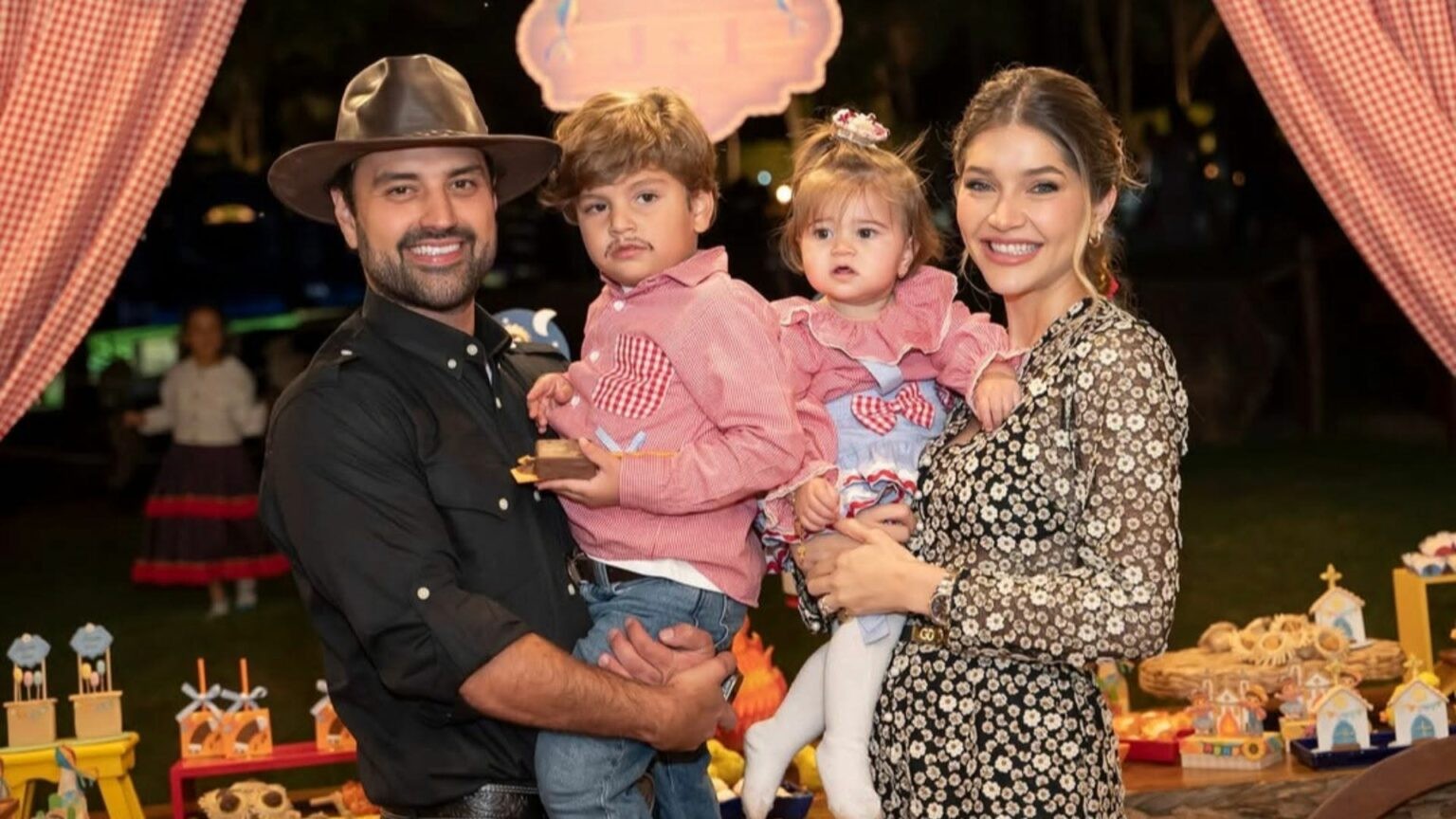 Filha do cantor Leandro, Lyandra Costa comemora aniversário 