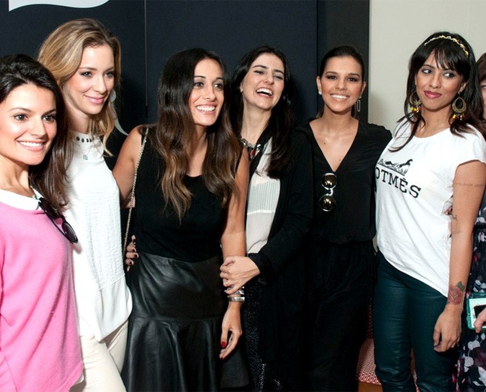 Mariana Rios com Alice Ferraz e parte das blogueiras do F*Hits (Foto: Carlos Castro) — Foto: Vogue