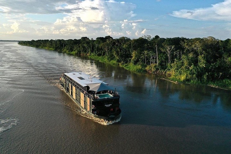 O cruzeiro AquaNera pelo Rio Amazonas — Foto: Reprodução/ Instagram