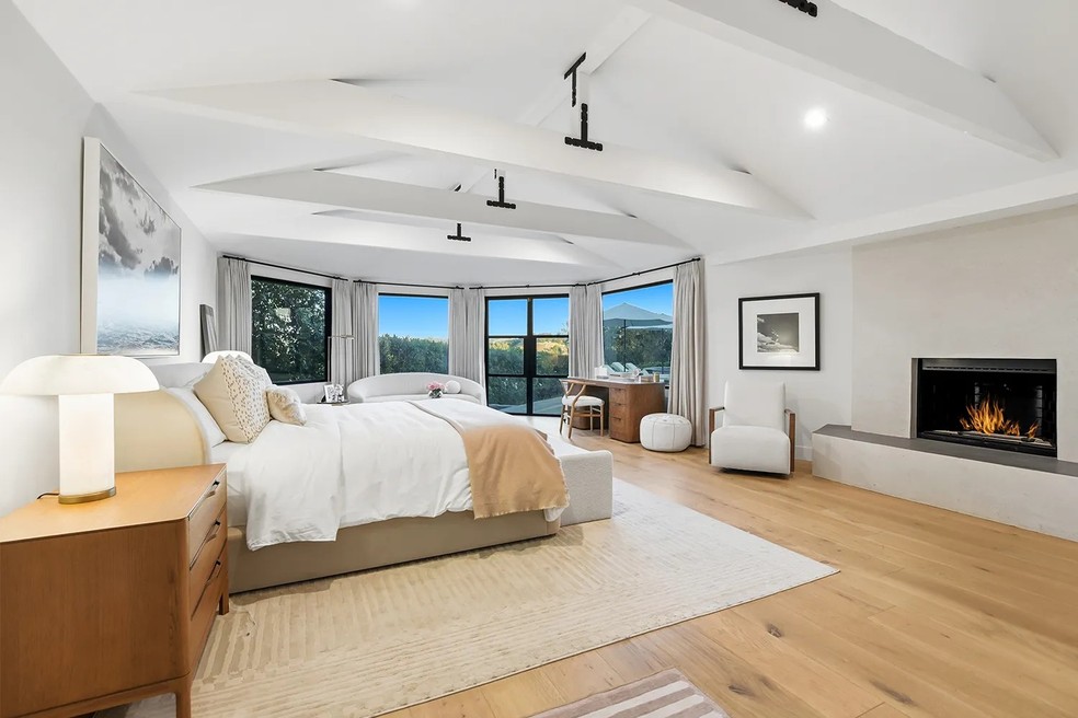 Casa de Betsey Johnson em Hidden Hills, Califórnia — Foto: Jeff Elson