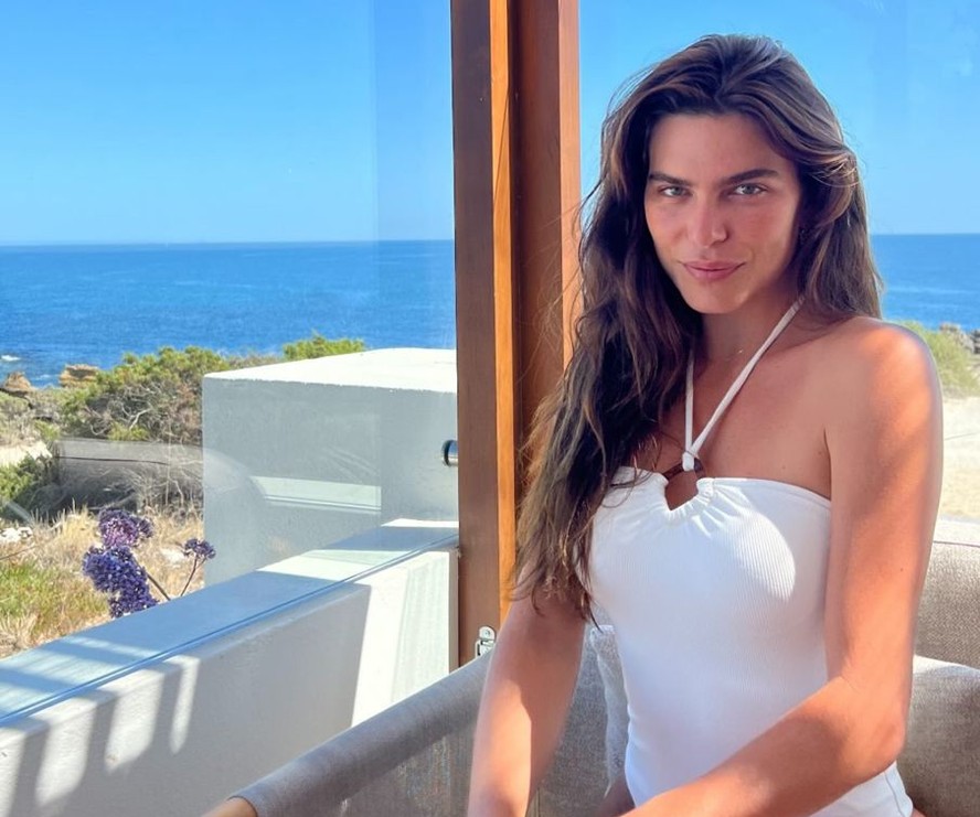 Mariana Goldfarb esbanja beleza em novo clique