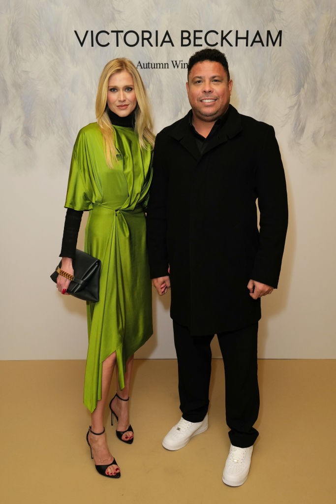 Celina Locks e Ronaldo Fenômeno marcam presença em desfile de Victoria ...