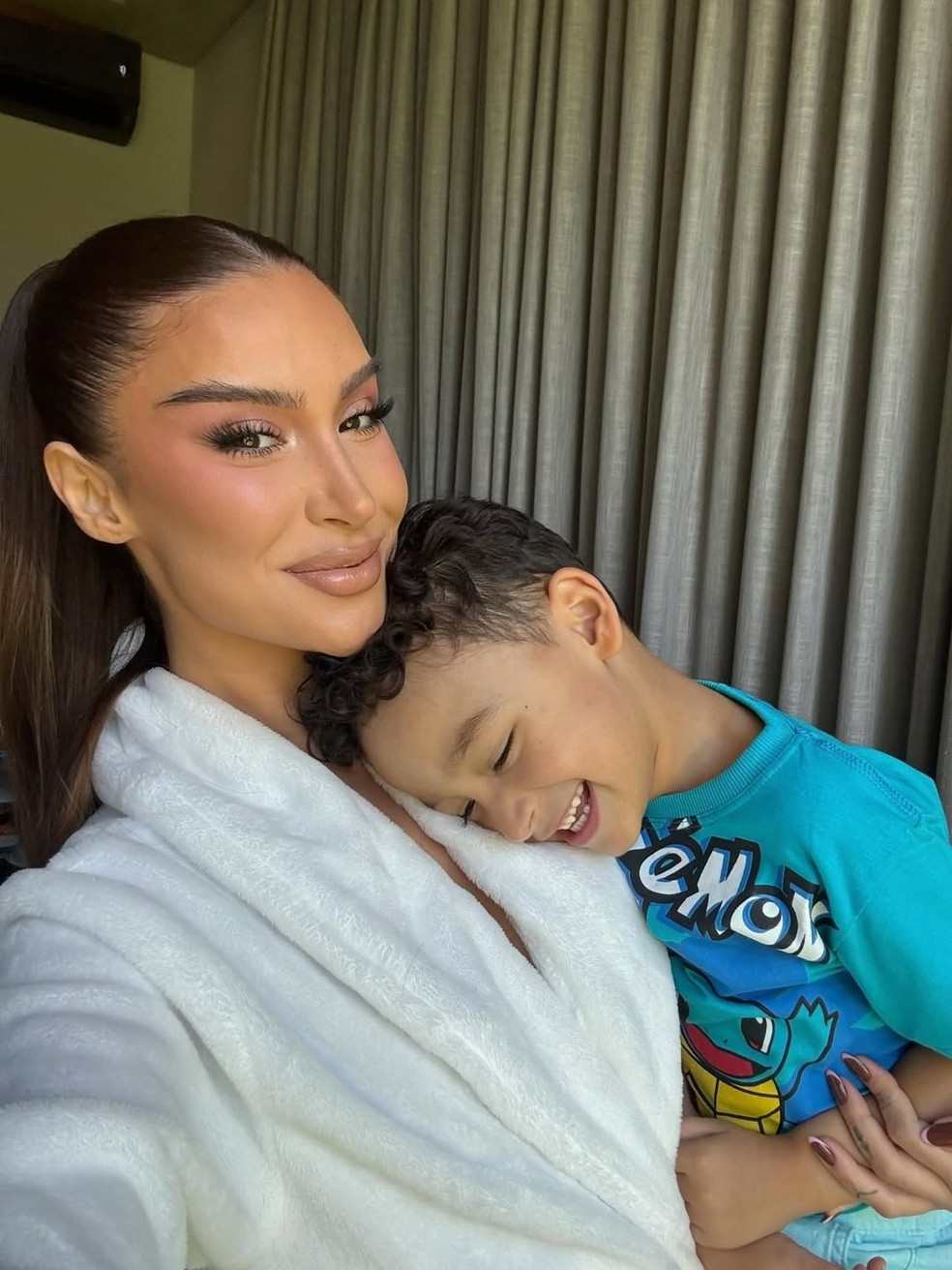 Bianca Andrade ao lado do filho, Cris — Foto: Reprodução/Instagram