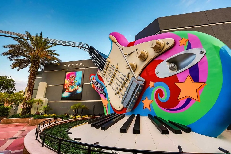 Exterior da montanha-russa Rock 'n' Roller Coaster Starring The Muppets no Disney's Hollywood Studios — Foto: A Walt Disney Company
