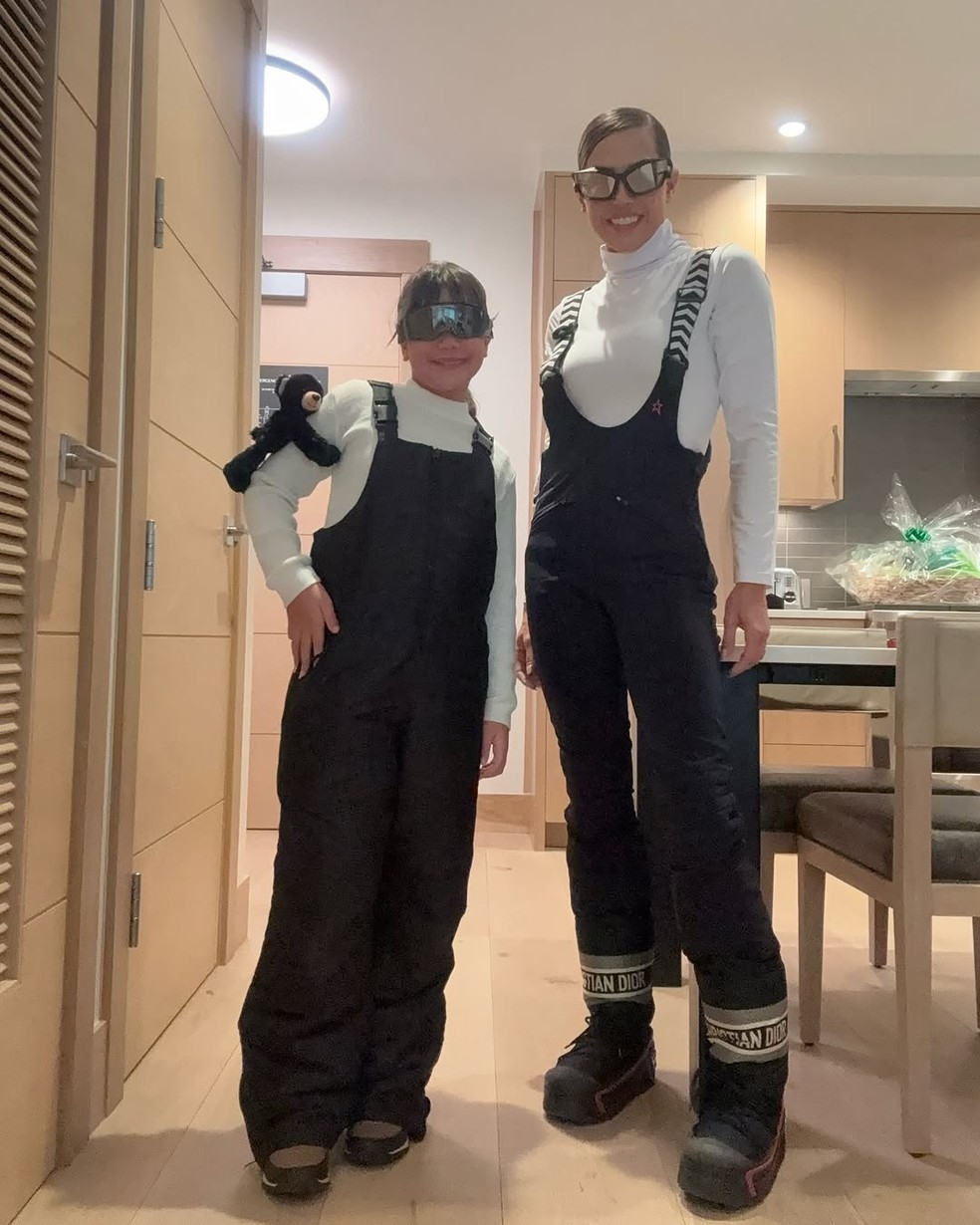 Maria Flor e Deborah Secco aproveitam viagem pelos Estados Unidos — Foto: Reprodução/Instagram