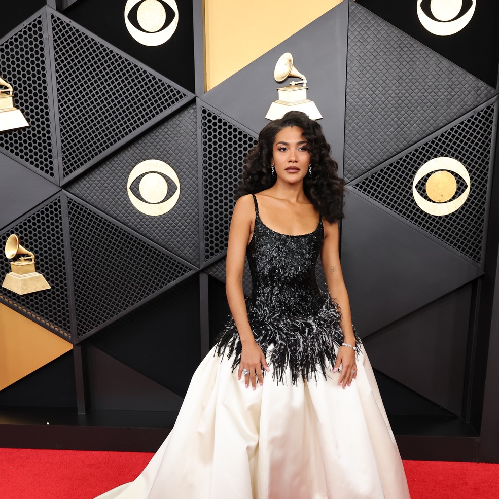 Olivia Dean, de Chanel — Foto: Getty Images