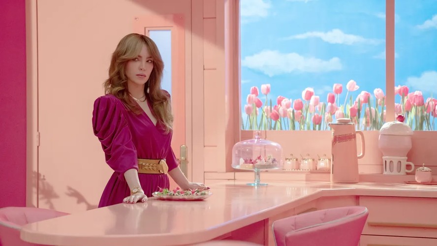 Os looks de Belinda em 'Mentiras, a série' são puro anos 80 e têm