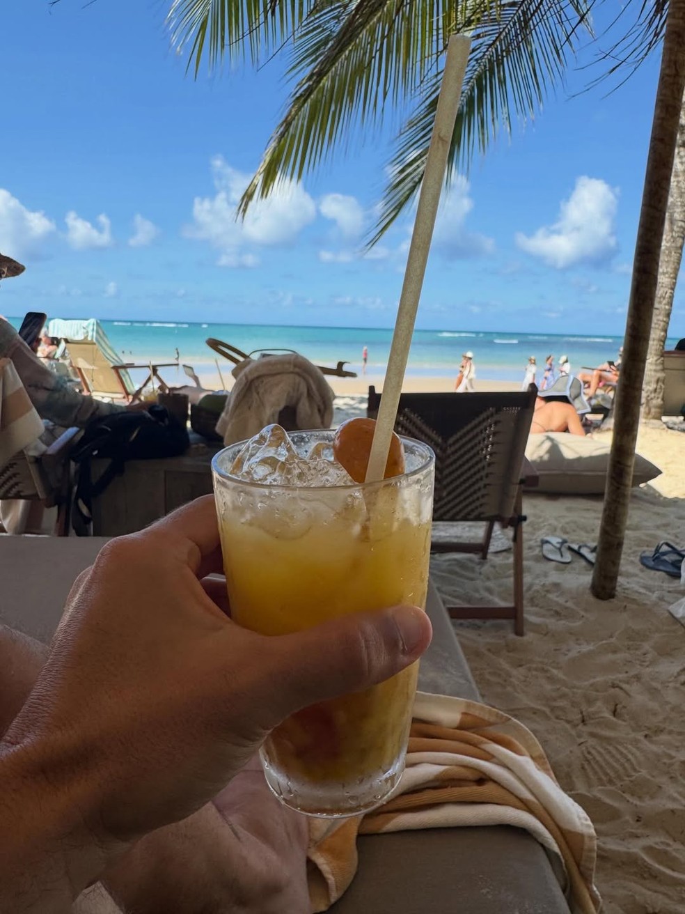 Marcus Buaiz abre álbum de fotos com Isis Valverde em Trancoso — Foto: Reprodução/Instagram