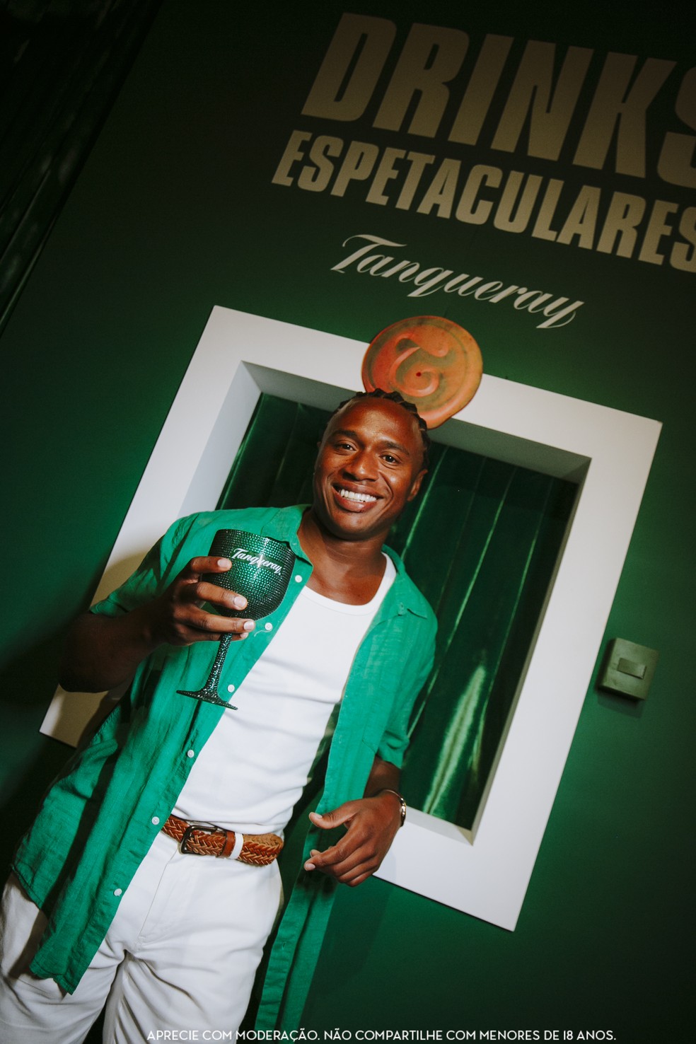 O fotógrafo Wendy Andrade também curtiu as ativações de Tanqueray durante o Baile da Arara — Foto: Divulgação