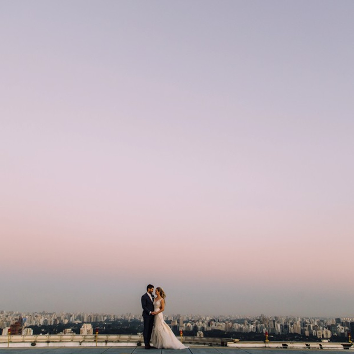 Casamento em um rooftop: dicas para quem quer se casar nas alturas