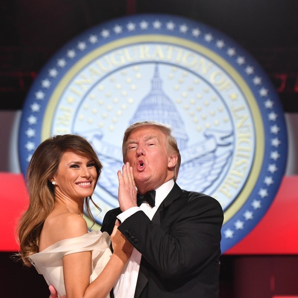 Melania Trump agradece apoio de Emily Ratajkowski após ser chamada de ...