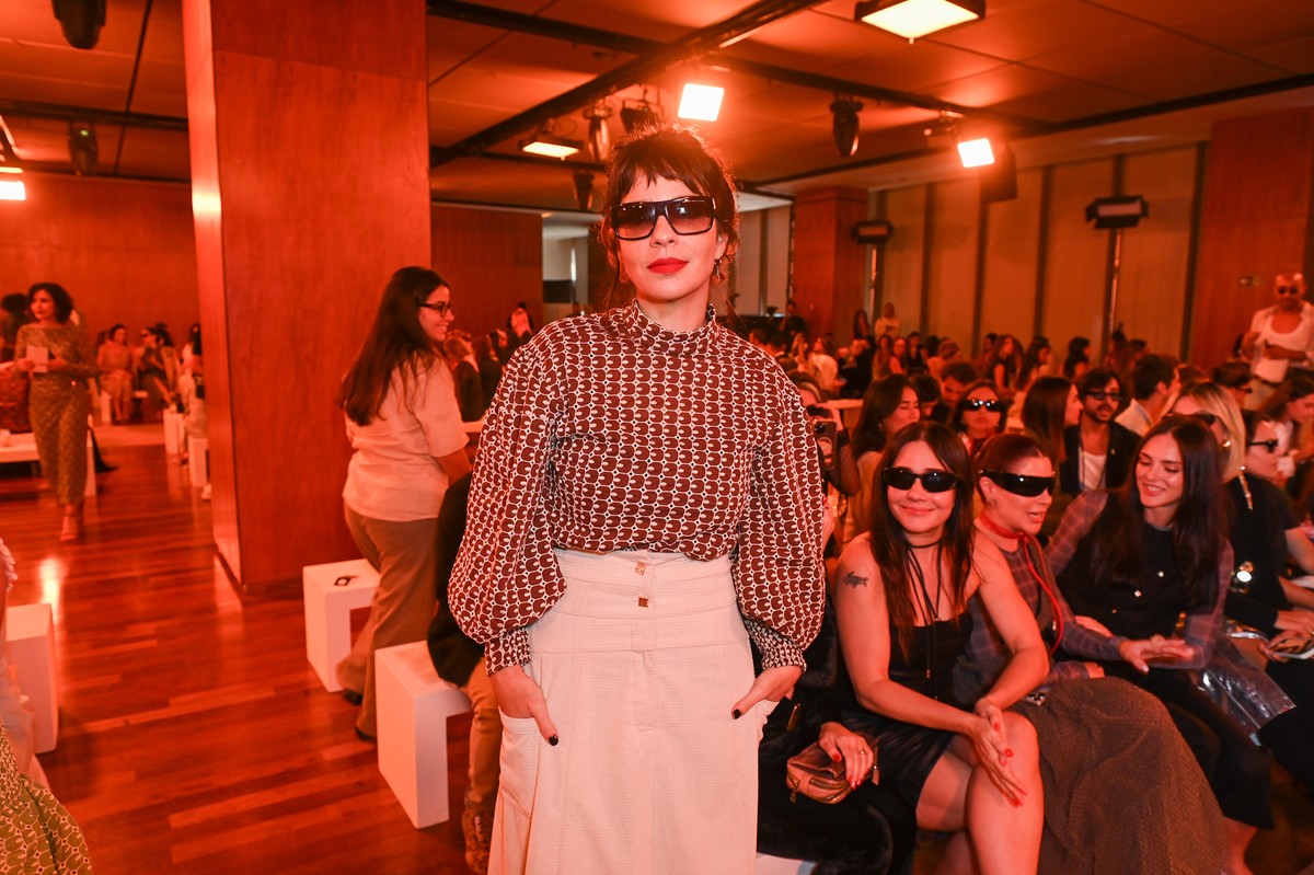 SPFW: Maria Ribeiro reflete sobre a importância de falar sobre etarismo ...
