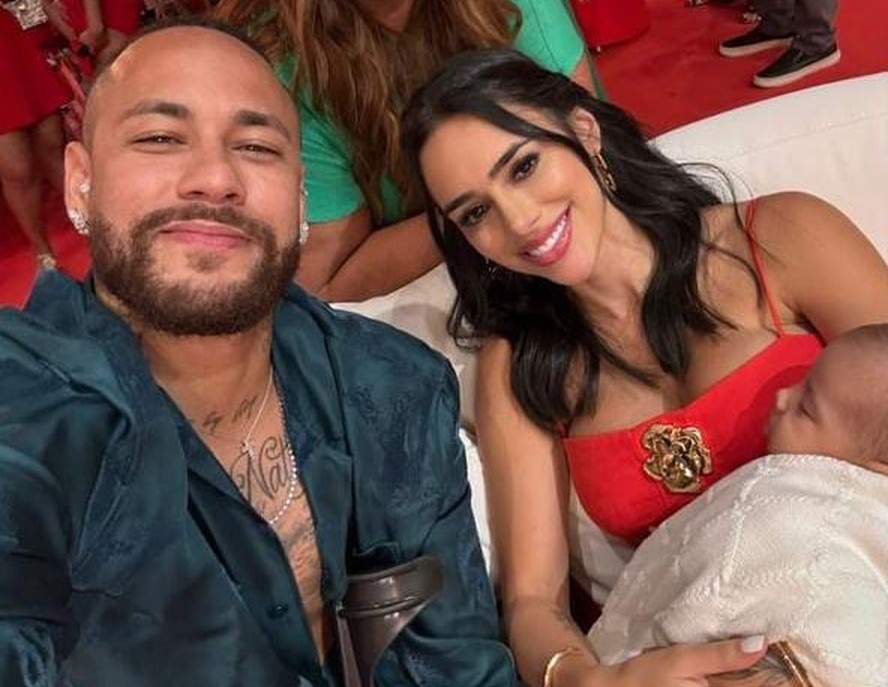 Neymar Jr. posta foto de Bruna Biancardi com Mavie e se derrete |  Celebridades | Vogue