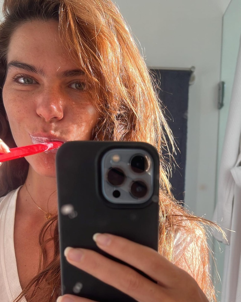 Mariana Goldfarb exibe registros sem filtro