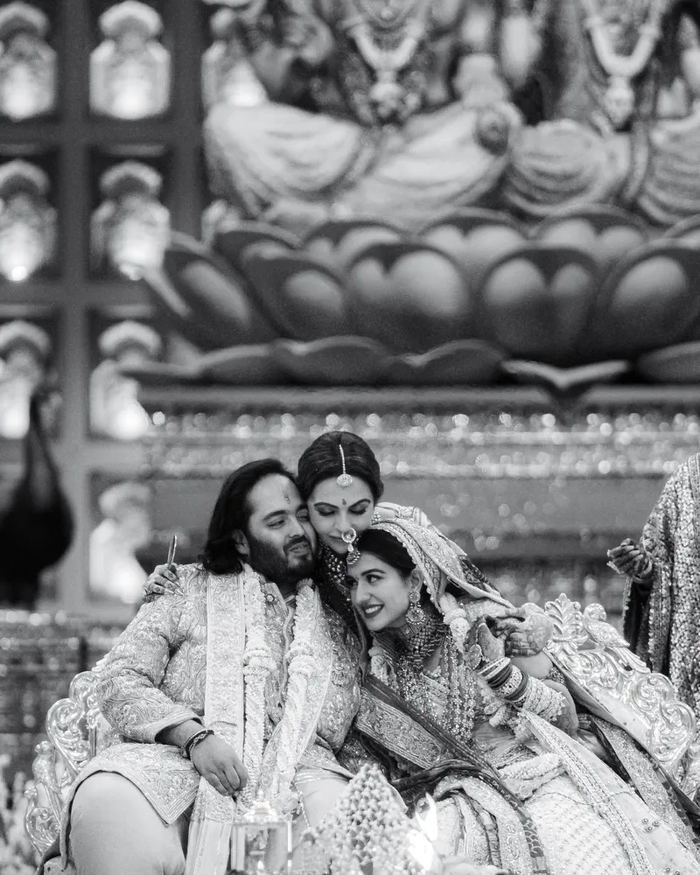 "Anant, Nita Ambani e eu" — Foto: Joseph Radhik