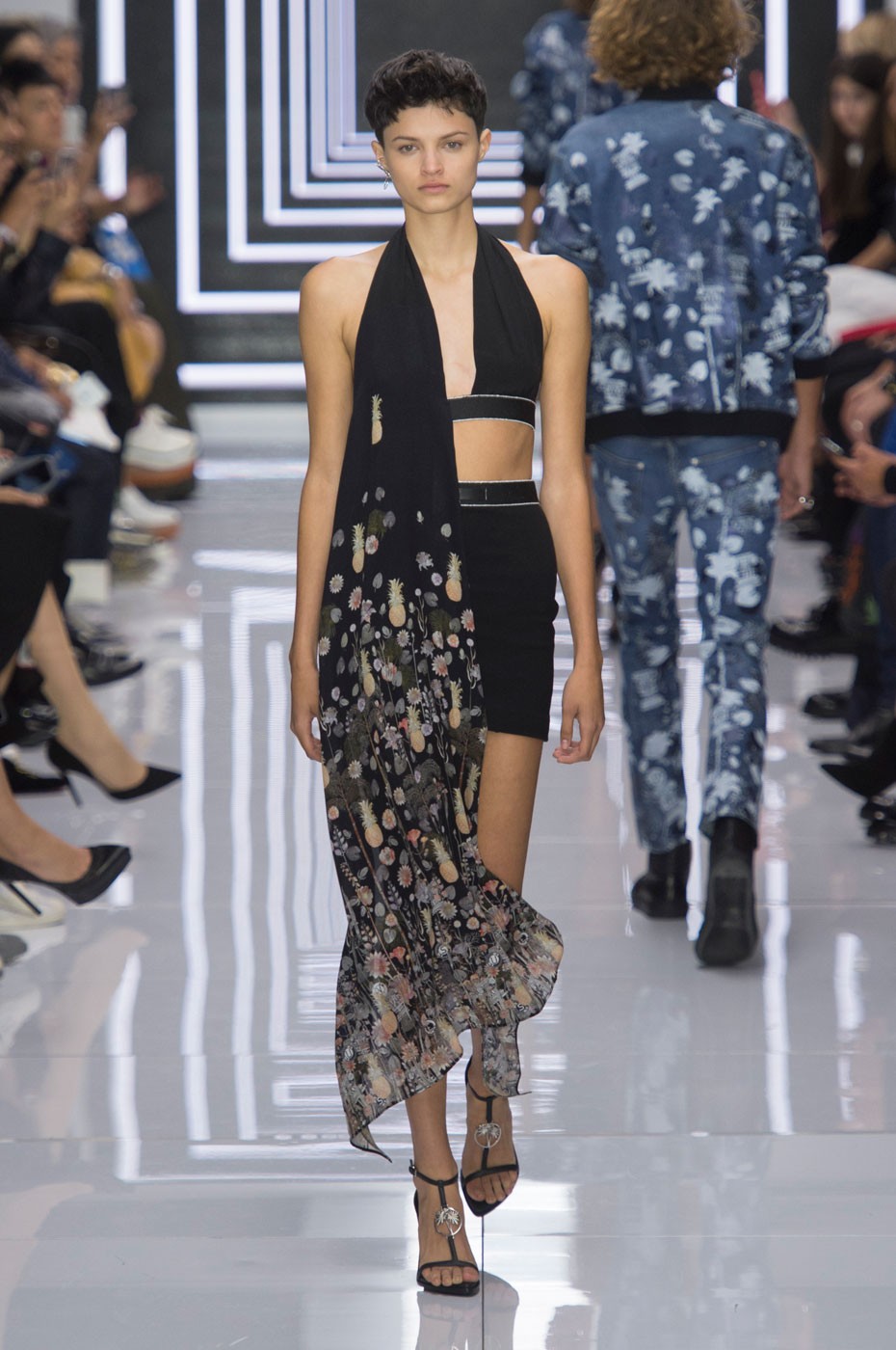 Versus Versace faz seu début em Londres