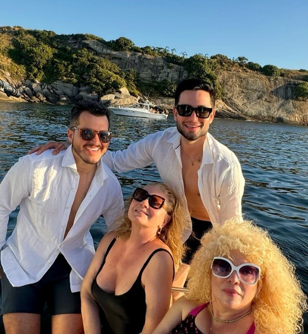 Vera Fischer posa em barco — Foto: Reprodução/Instagram