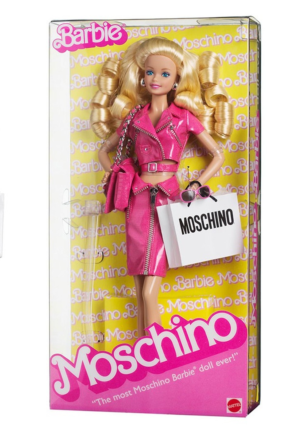 Quando lançou a coleção de verão 2015, a Moschino criou uma edição limitada (e quase inacessível) da boneca Barbie (Foto: Reprodução) — Foto: Vogue
