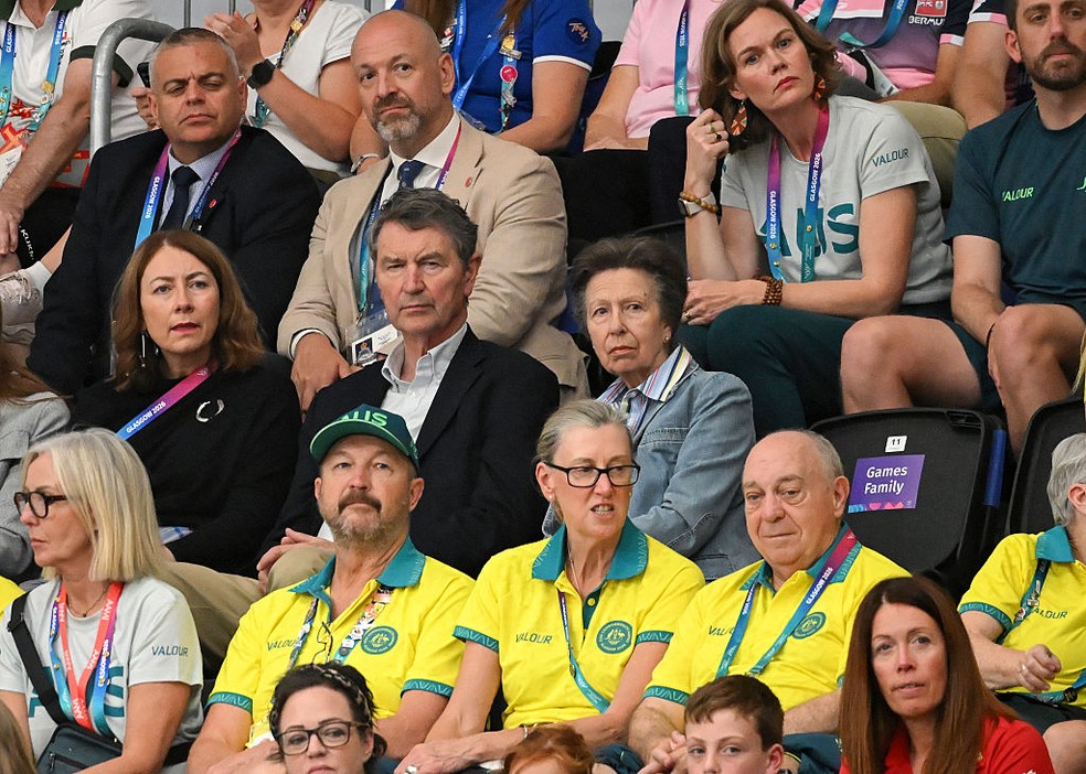 Sir Timothy Laurence e Anne, Princesa Real, assistem à competição de ciclismo de pista durante o sétimo dia dos Jogos da Commonwealth de 2026, na Glasgow International Arena, em 30 de julho de 2026 — Foto: GettyImages