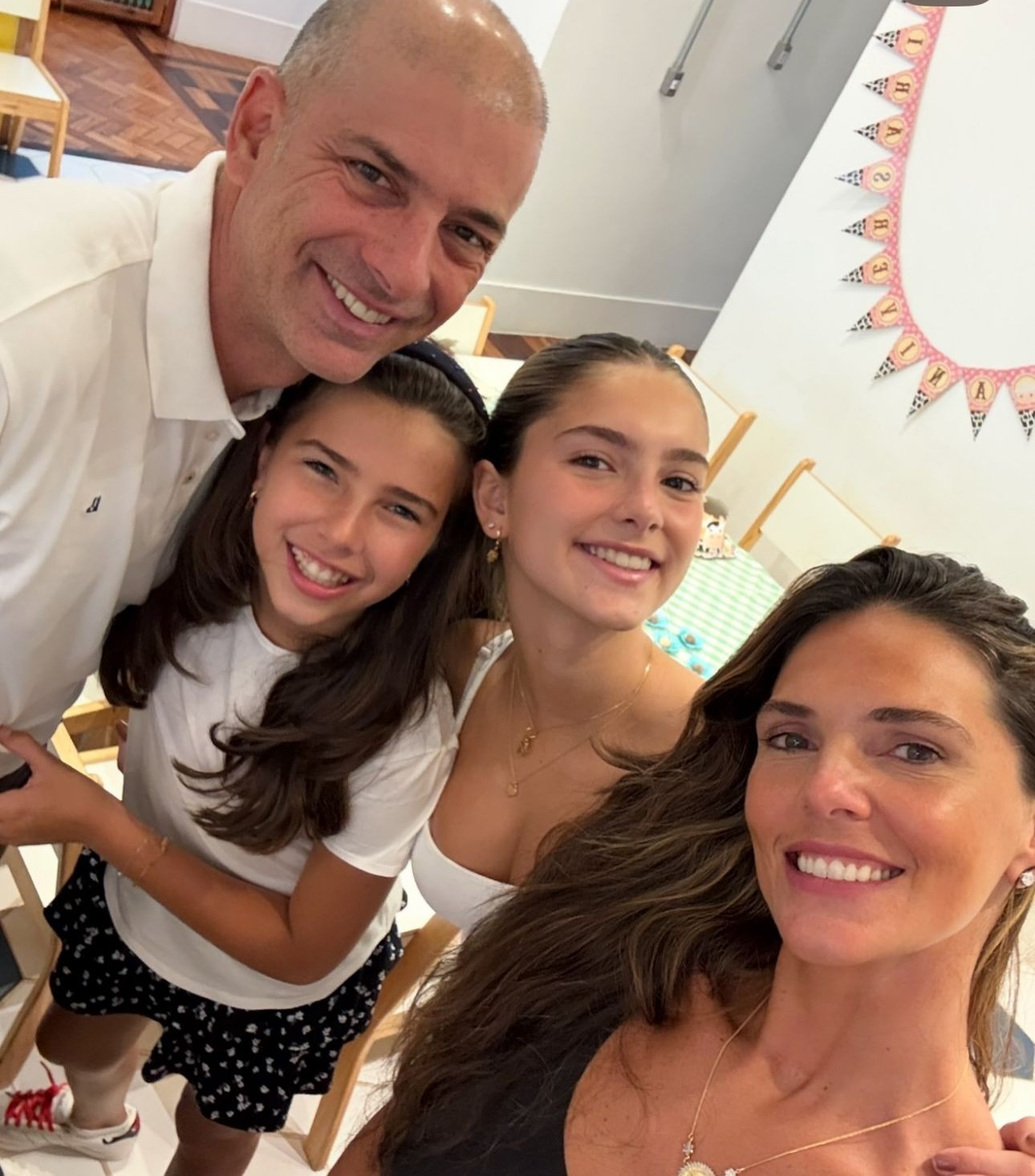 Daniella Sarahyba homenageia o marido em aniversário: 