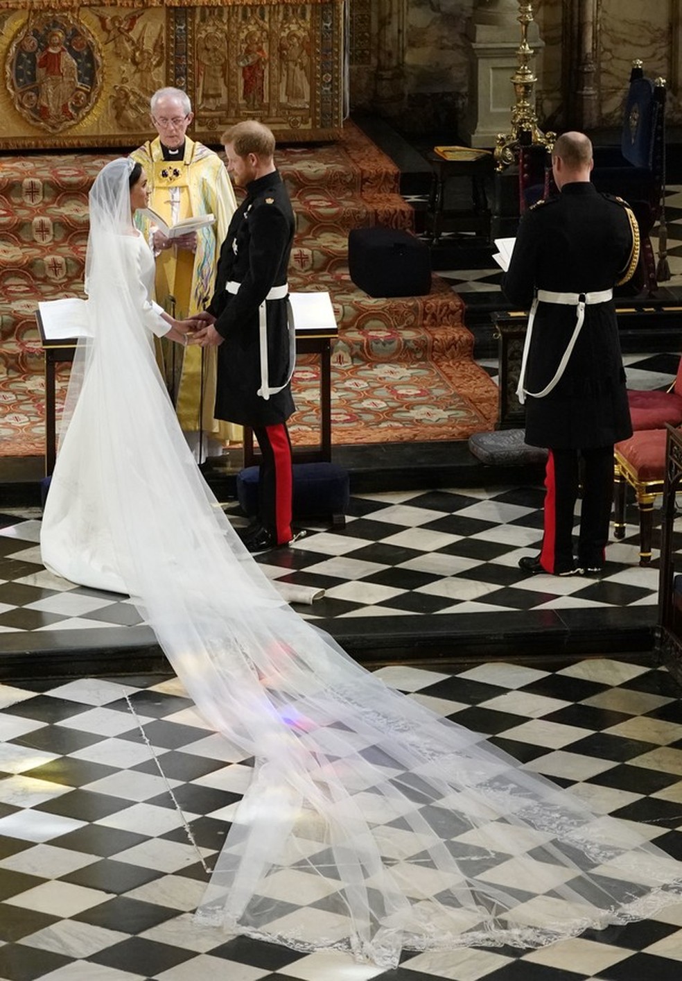 Meghan Markle e Harry brilham em casamento real  (Foto: Getty) — Foto: Vogue