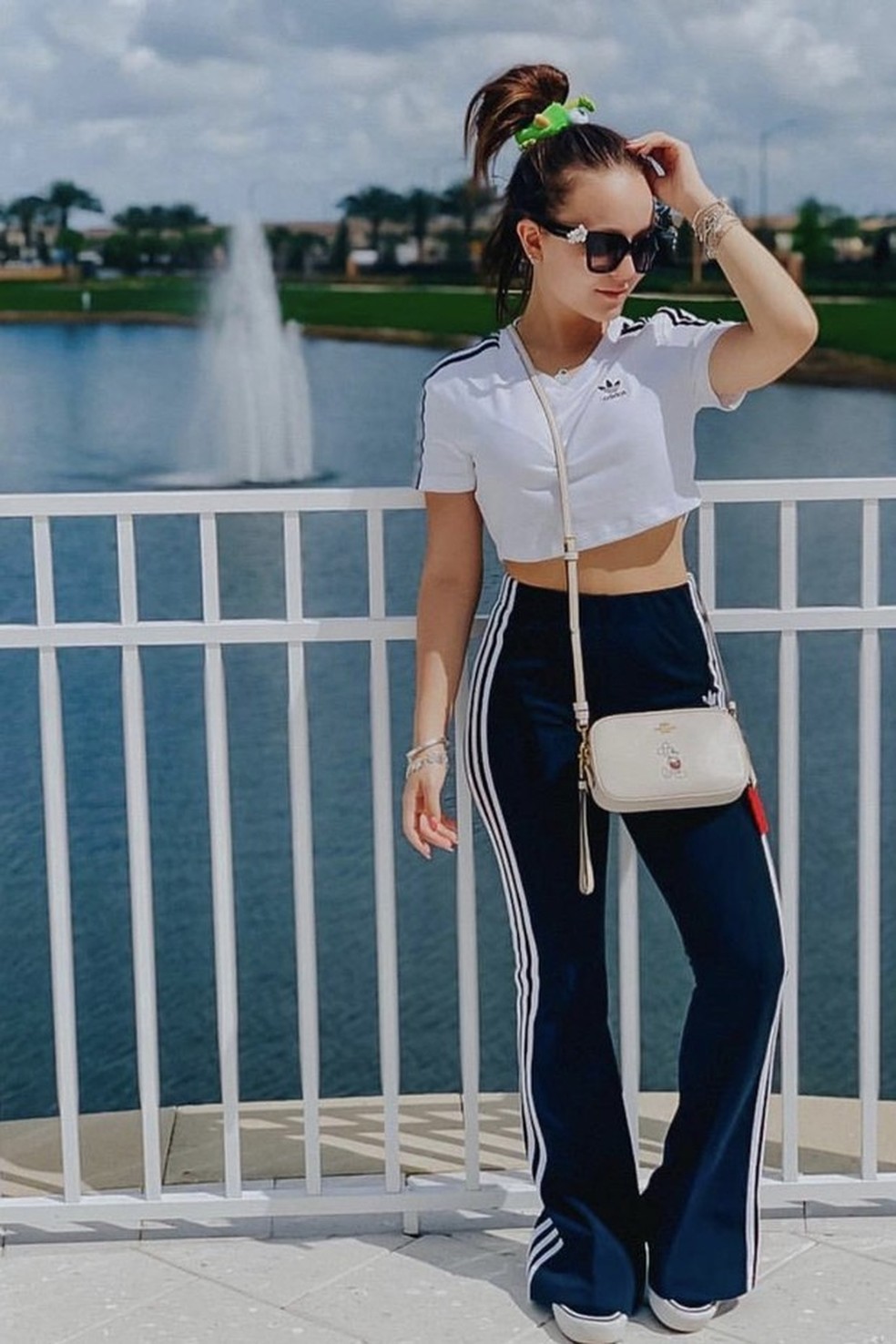 Musa da Disney Larissa Manoela curte Orlando em um look