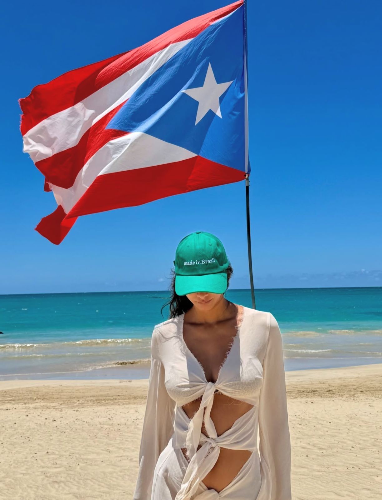 Laís Ribeiro abre álbum de viagem à Porto Rico