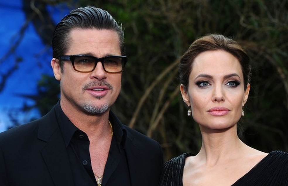 LONDON, ENGLAND - MAY 08:  Brad Pitt and Angelina Jolie attend a private reception as costumes and props from Disney's "Maleficent" are exhibited in support of Great Ormond Street Hospital at Kensington Palace on May 8, 2014 in London, England.  (Photo by (Foto: Getty Images) — Foto: Vogue