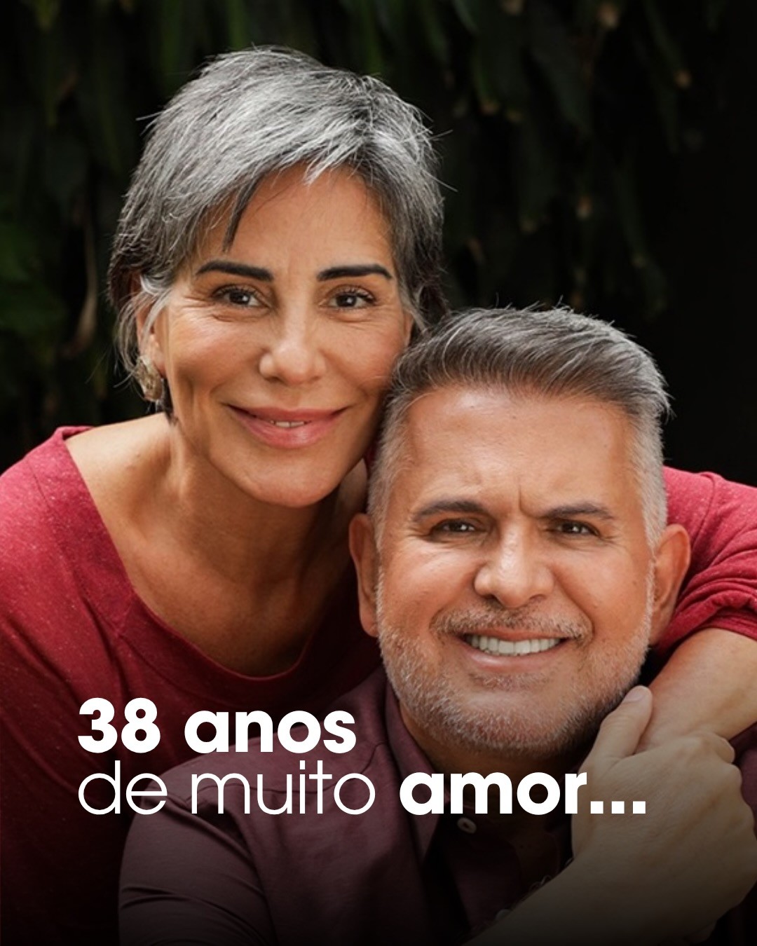 Glória Pires celebra 38 anos com Orlando Morais com linha do tempo de fotos do casal