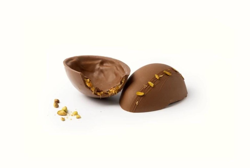 Petite Fleur Patisserie – Ovo Caramelo com Pistache | 500g — R$ 385 — Foto: Divulgação