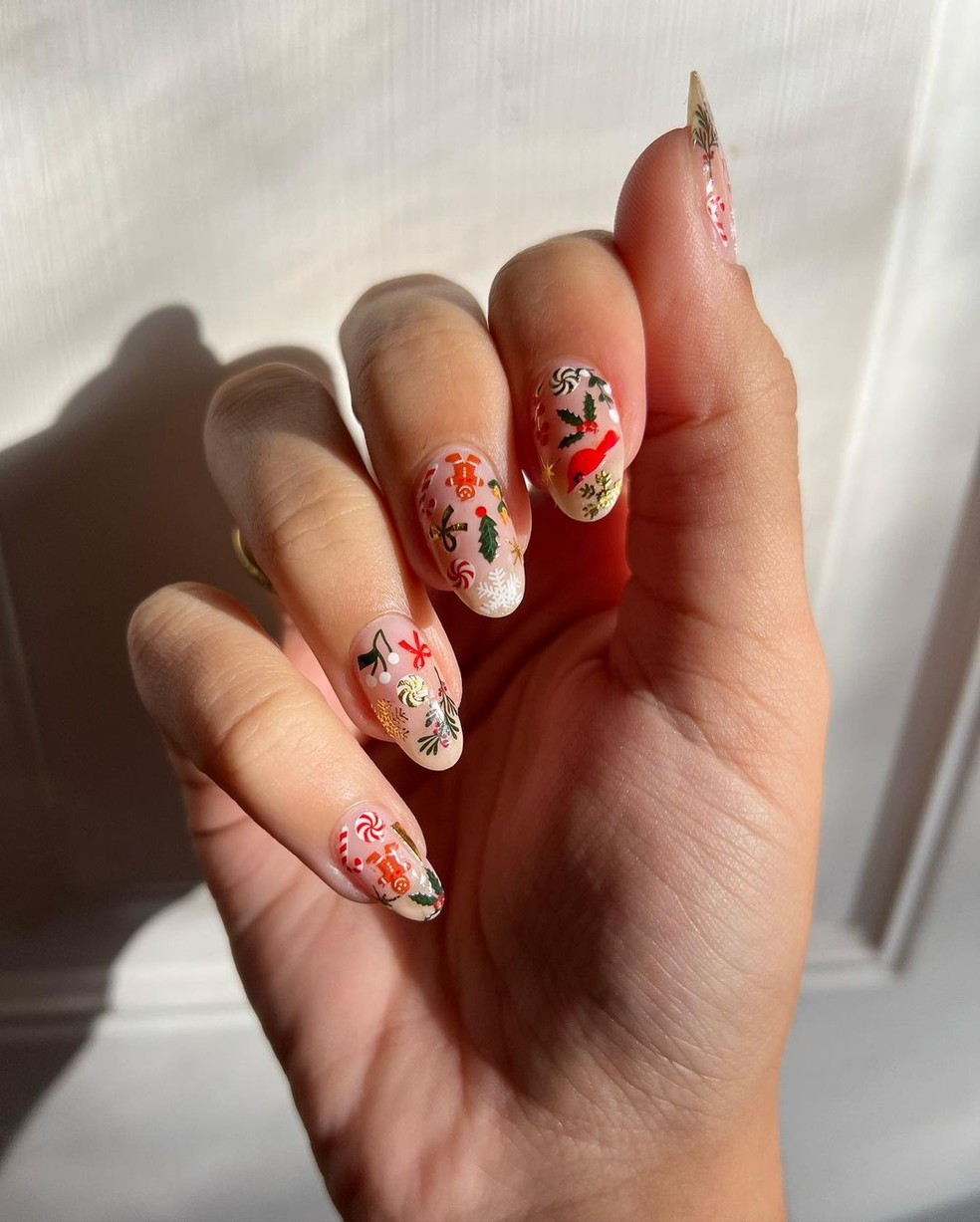 Nail art de Natal e Ano Novo — Foto: Instagram