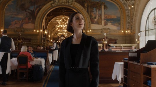 De Paris a Roma: Lily Collins revela os segredos por trás da evolução de Emily Cooper