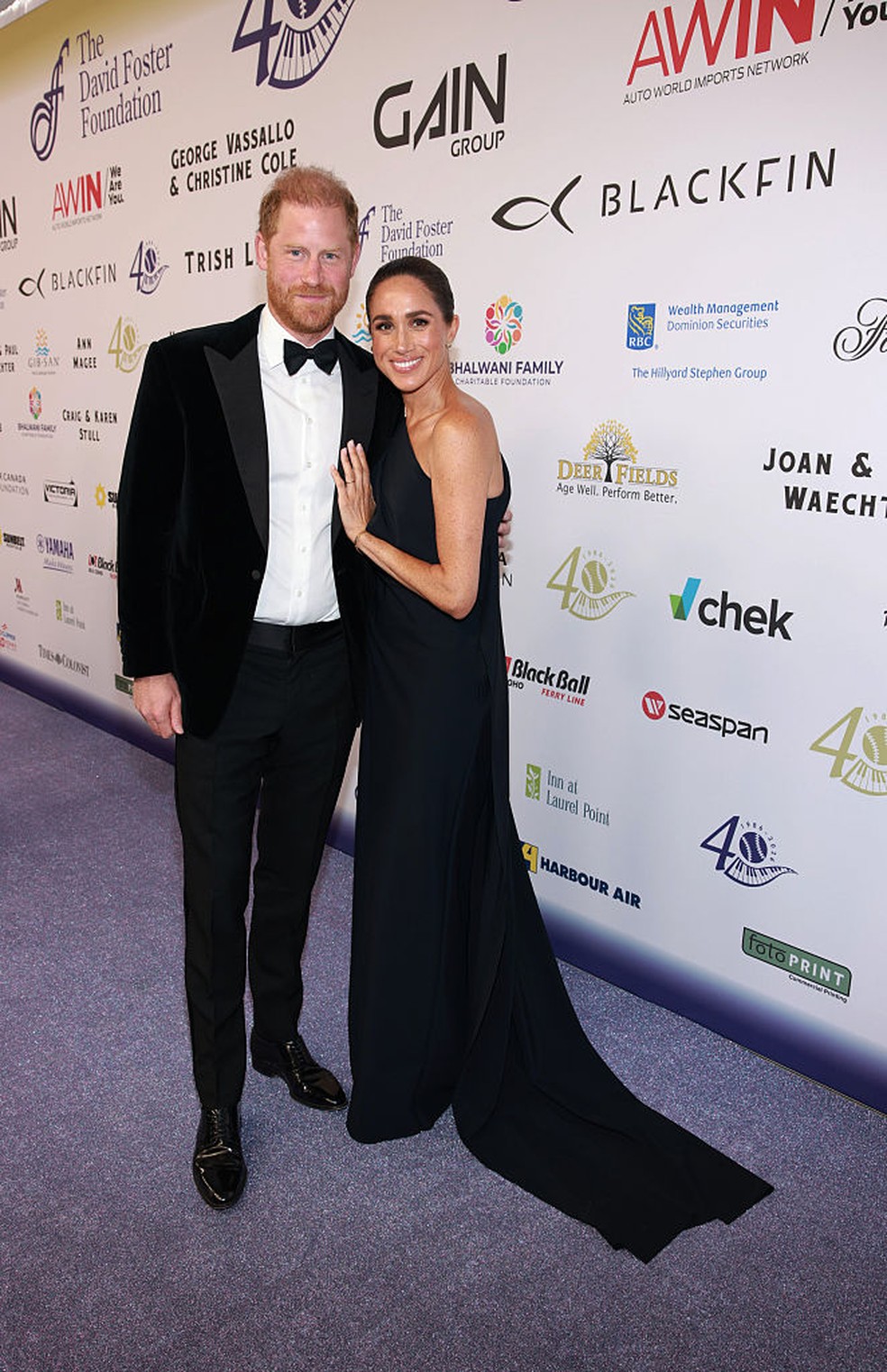 Meghan Markle e Príncipe Harry comparecem a evento de David Foster — Foto: GettyImages