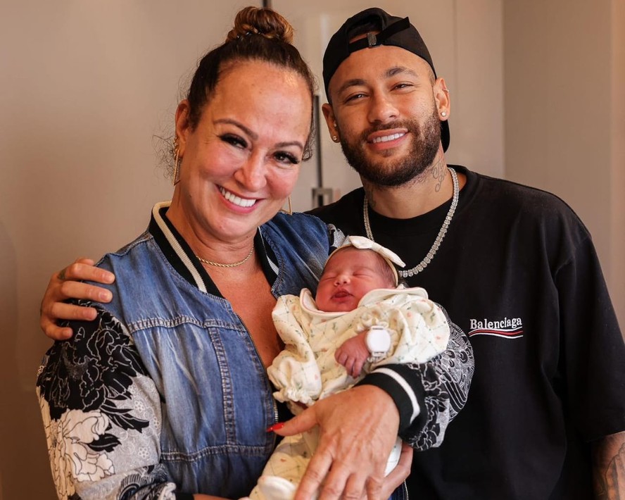 Mãe de Neymar publica reflexão após nascimento de suposta neta: "Recomeço" | Celebridades | Vogue