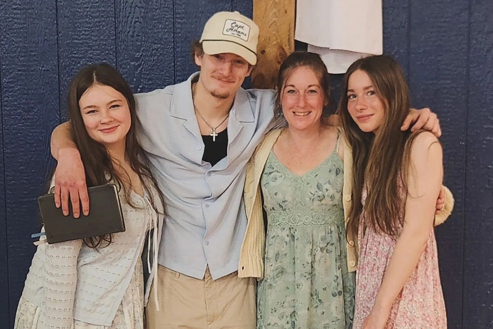 Ashley Taunton com seus filhos — Foto: Reprodução/Instagram