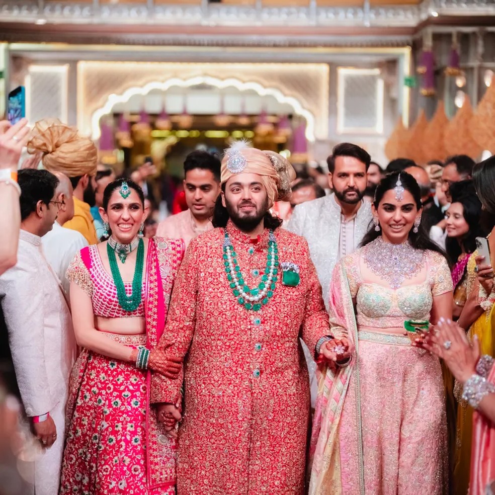 Shloka Ambani, Anant Ambani e Isha Ambani — Foto: Joseph Radhik