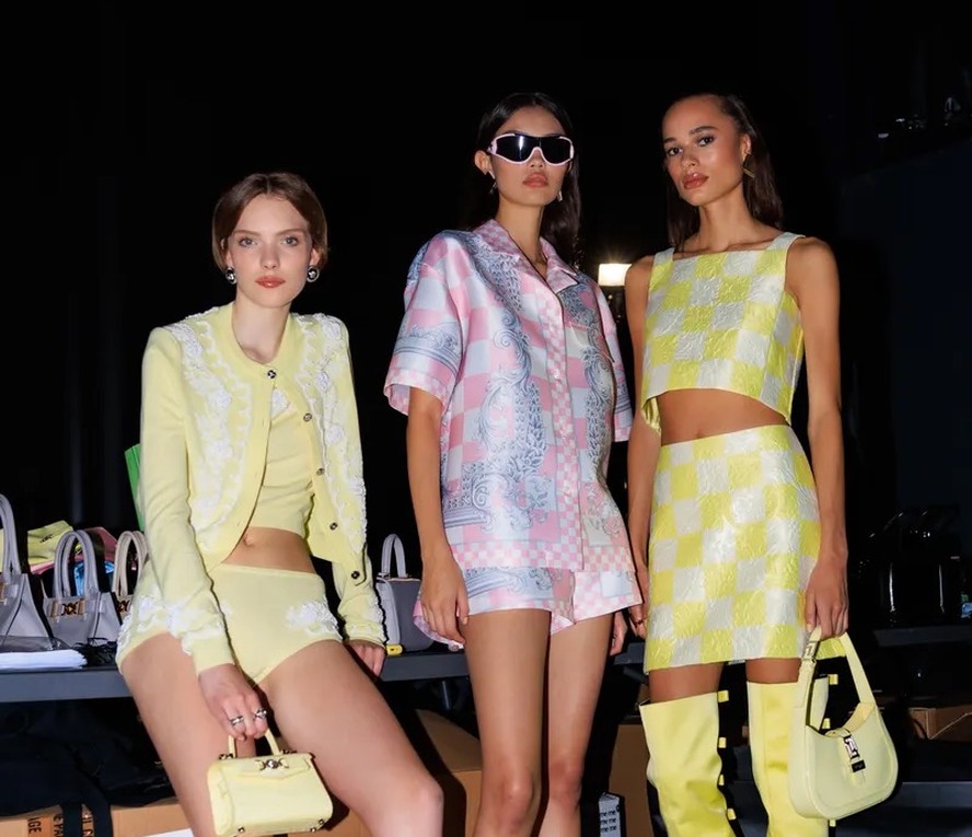 6 formas de combinar as cores do verão – segundo as fashion weeks
