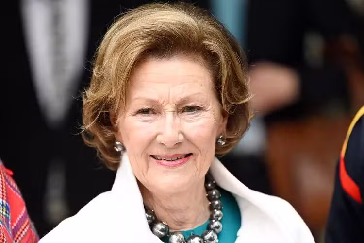 Rainha Sonja da Noruega é hospitalizada aos 88 anos após agravamento de quadro cardíaco