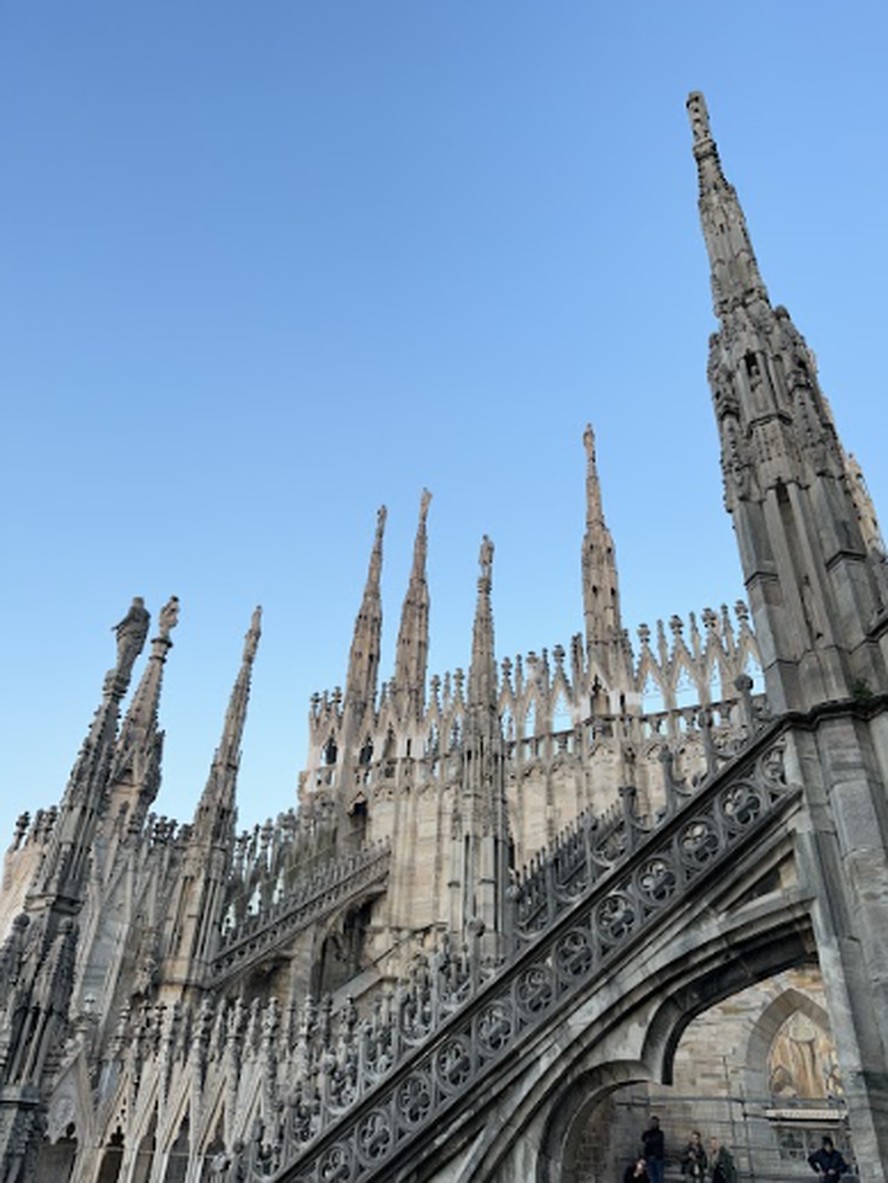 Guia: um olhar diferente e atualizado sobre Milão, a capital do design. Aqui, registro da catedral de Duomo