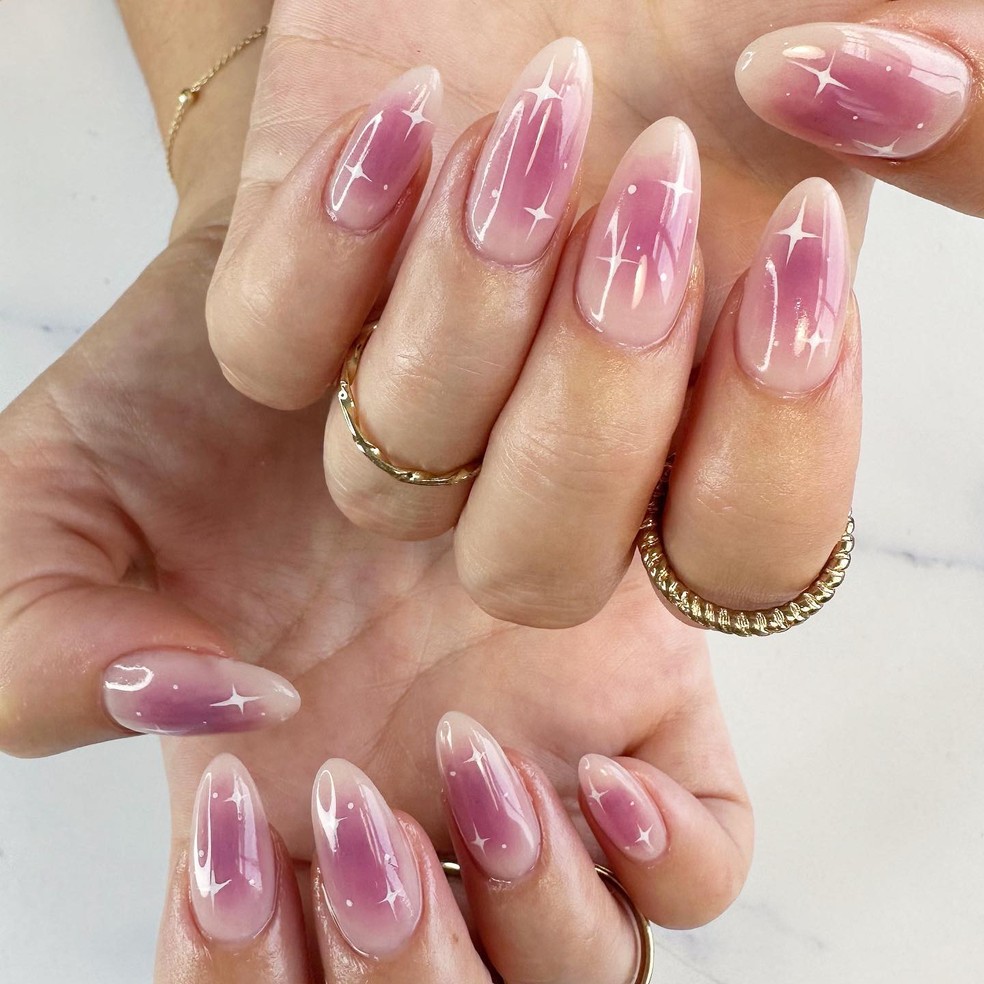 Aprenda a fazer as blush nails — Foto: Instagram @harunails.gc