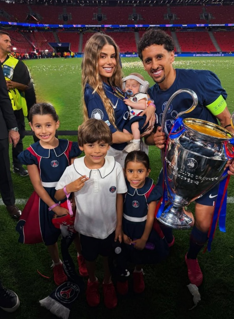 Marquinhos e família — Foto: Reprodução/Instagram