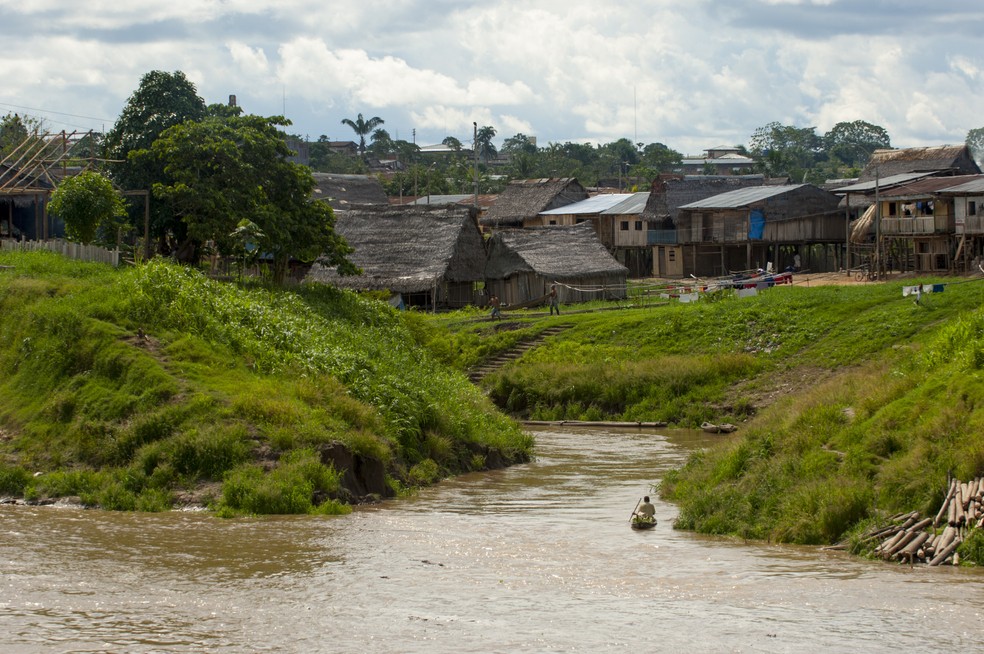 Nauta no rio Marañón, no rio Amazonas peruano — Foto: Getty Images