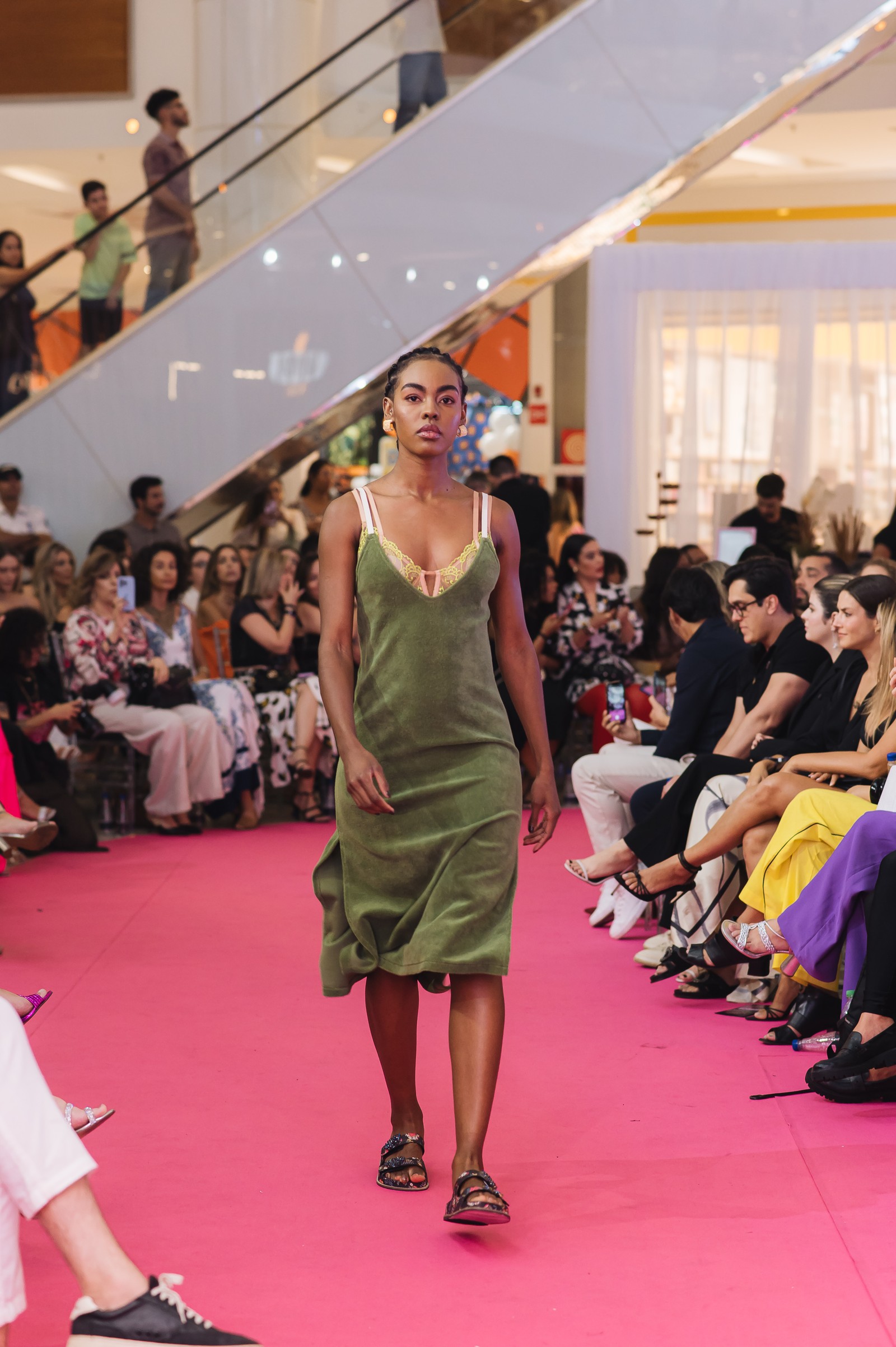 Vogue Fashion’s Night Out lota Boulevard Shopping com talks e ativações ...